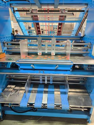 उच्च परिशुद्धता शीट टू शीट लेमिनेटिंग मशीन के लिए नालीदार कागज के लिए स्वचालित सर्वो नियंत्रण और सुधार के साथ