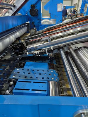 इलेक्ट्रिक ड्राइविंग 5ply शीट टू शीट लेमिनेटिंग मशीन 300gsm-10mm कार्डबोर्ड और बी ई फ्लूट के लिए