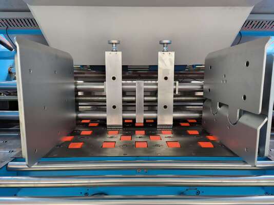 200 मीटर/मिनट की गति के साथ घुमावदार कार्डबोर्ड के लिए स्वचालित उच्च गति फ्लूट लैमिनेटर लैमिनेटिंग मशीन