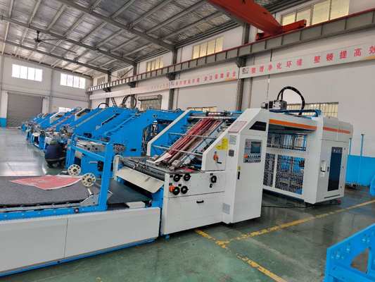 उच्च-सटीक स्वचालित बांसुरी लैमिनेटर मशीन बड़े पेपर आकार (170*170 सेमी) और एकाधिक पावर विकल्पों (22kw-30kw) के साथ